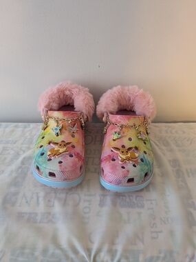 Crocs Pokemon Eevee Classic Platform Clogs Womens Size 7 Pink Multi Fur